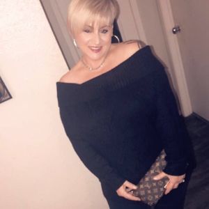 Meet your Posher, Manuela